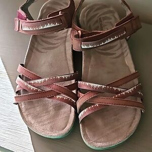 MERRELL TERRAN MAROON STRAPPY SANDALS Sz 9